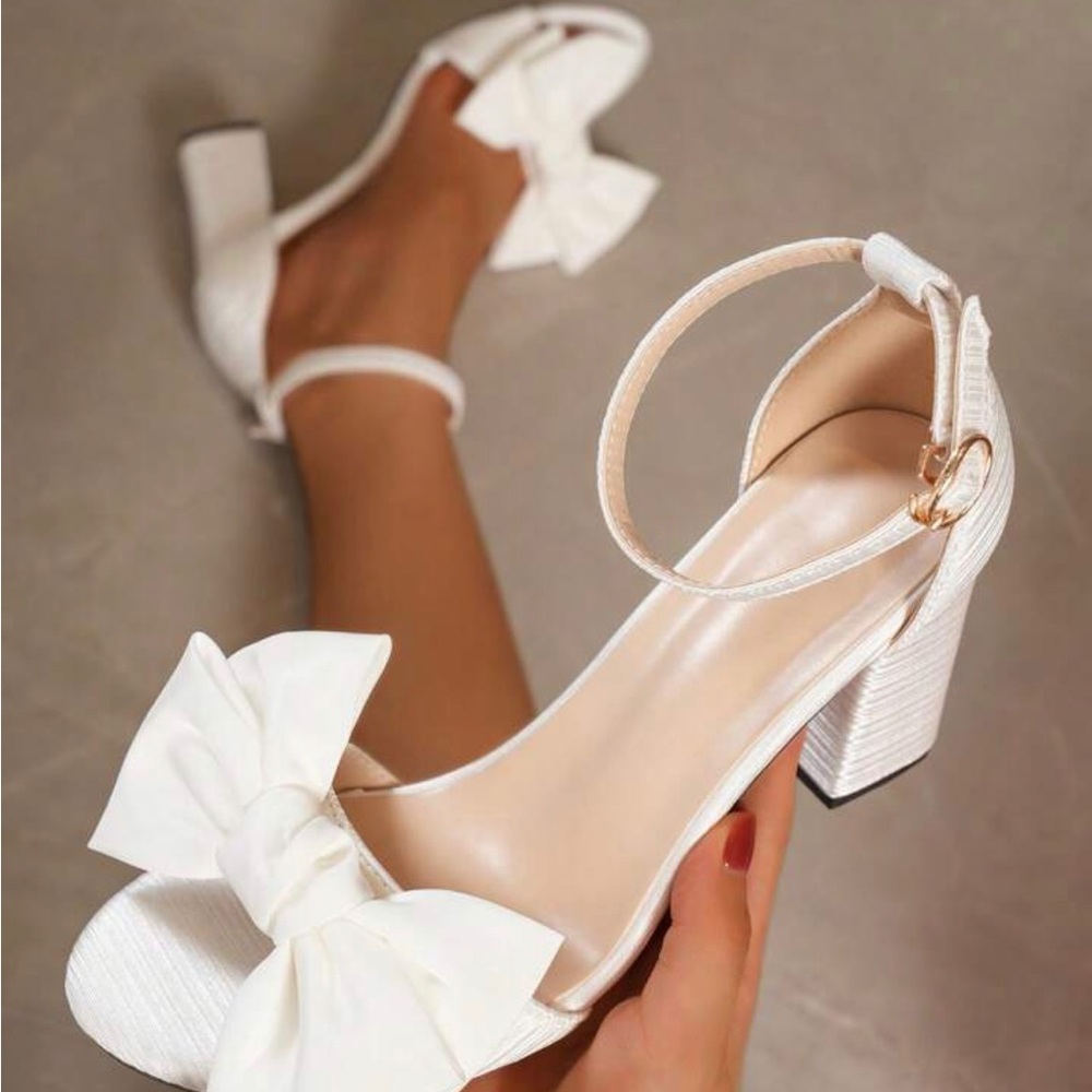 Elegant White Bow Women's Sandals
